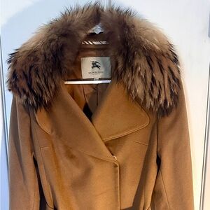 Burberry Cashmere  Coat with fur collar (removable)